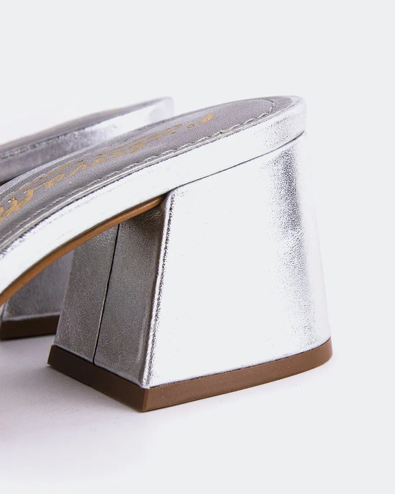 Clarabelle Silver Metal